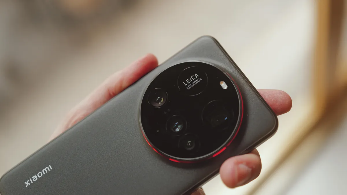 شیائومی آماده معرفی یک گوشی با عمر باتری افسانه‌ای